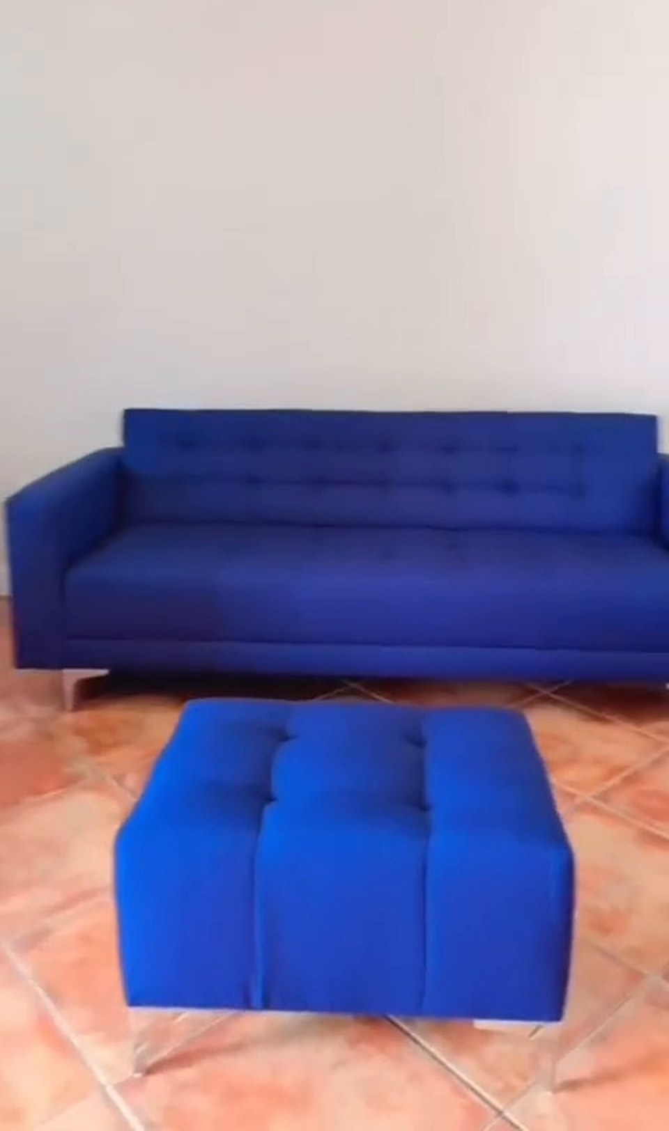 Sala con sillones azules